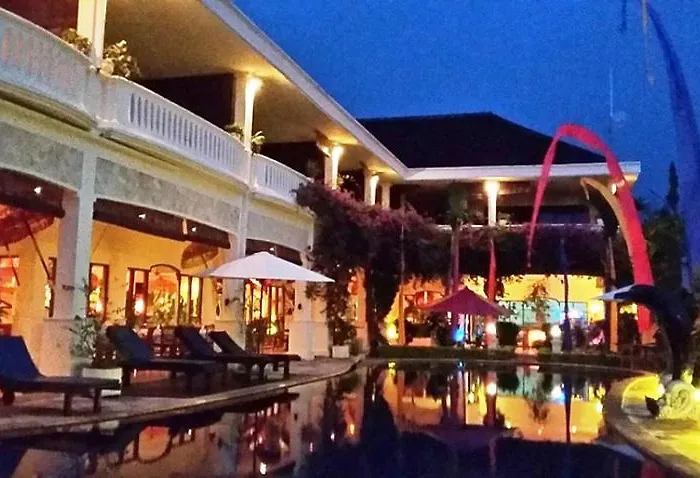 巴厘岛天堂精品度假酒店 3* 罗威那